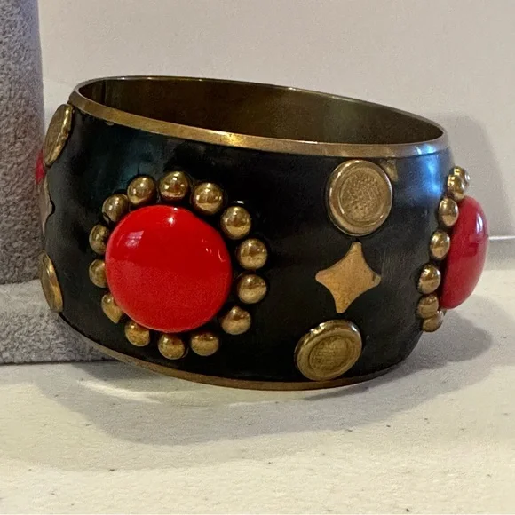 BOHO Metal Bracelet brass tone w/ red round beads - Picture 7 of 9